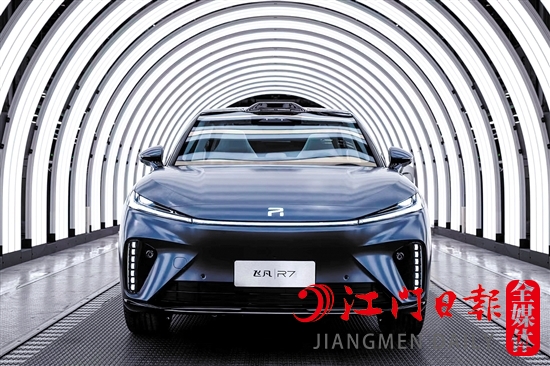 飛凡R7給人一種強烈的未來感。