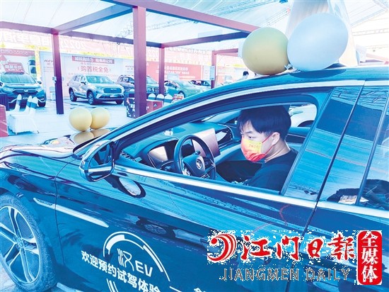 高端新能源汽車越來越受到消費者關(guān)注。