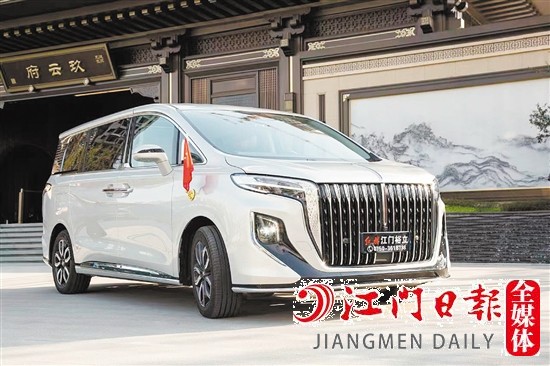 紅旗HQ9外觀霸氣十足。