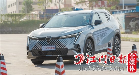 在試駕體驗過程中，傳祺影酷表現(xiàn)出色。