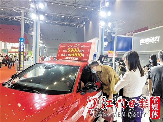 本屆“五一”車展期間，許多汽車經銷商將推出購車優(yōu)惠。