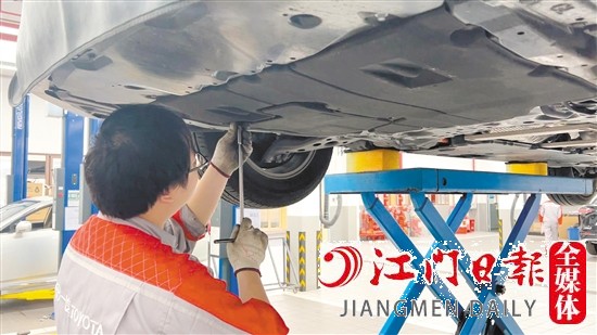 安裝底盤護(hù)板可預(yù)防貓鉆進(jìn)車底。