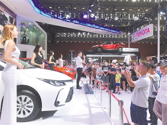 每屆“十一”車展都有眾多新車亮相，吸引消費(fèi)者的目光。