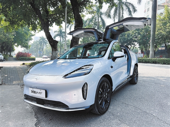 昊鉑HT的外觀既時尚又豪華。