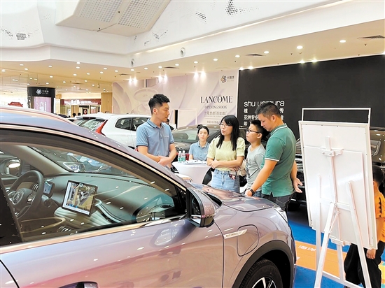 消費者購車時建議選擇口碑好的經(jīng)銷商。