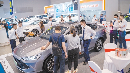 往屆的“五一”車展均吸引許多消費者目光。