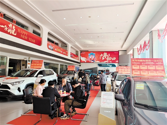 今年消費(fèi)者春節(jié)前購車熱情高。