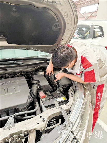 定期檢查車(chē)輛的線路是否老化，避免車(chē)輛自燃。