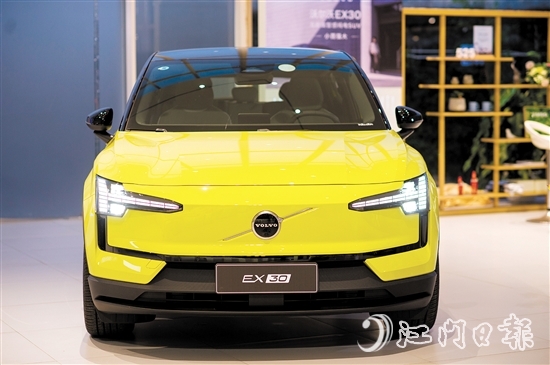 沃爾沃EX30整車看起來科技感十足。